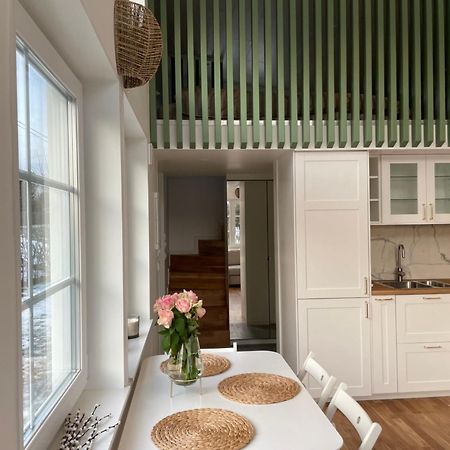 Вилла Ett Nytt Fraesch Hus Utanfoer Stockholm Naera Arlanda Rosersberg Экстерьер фото