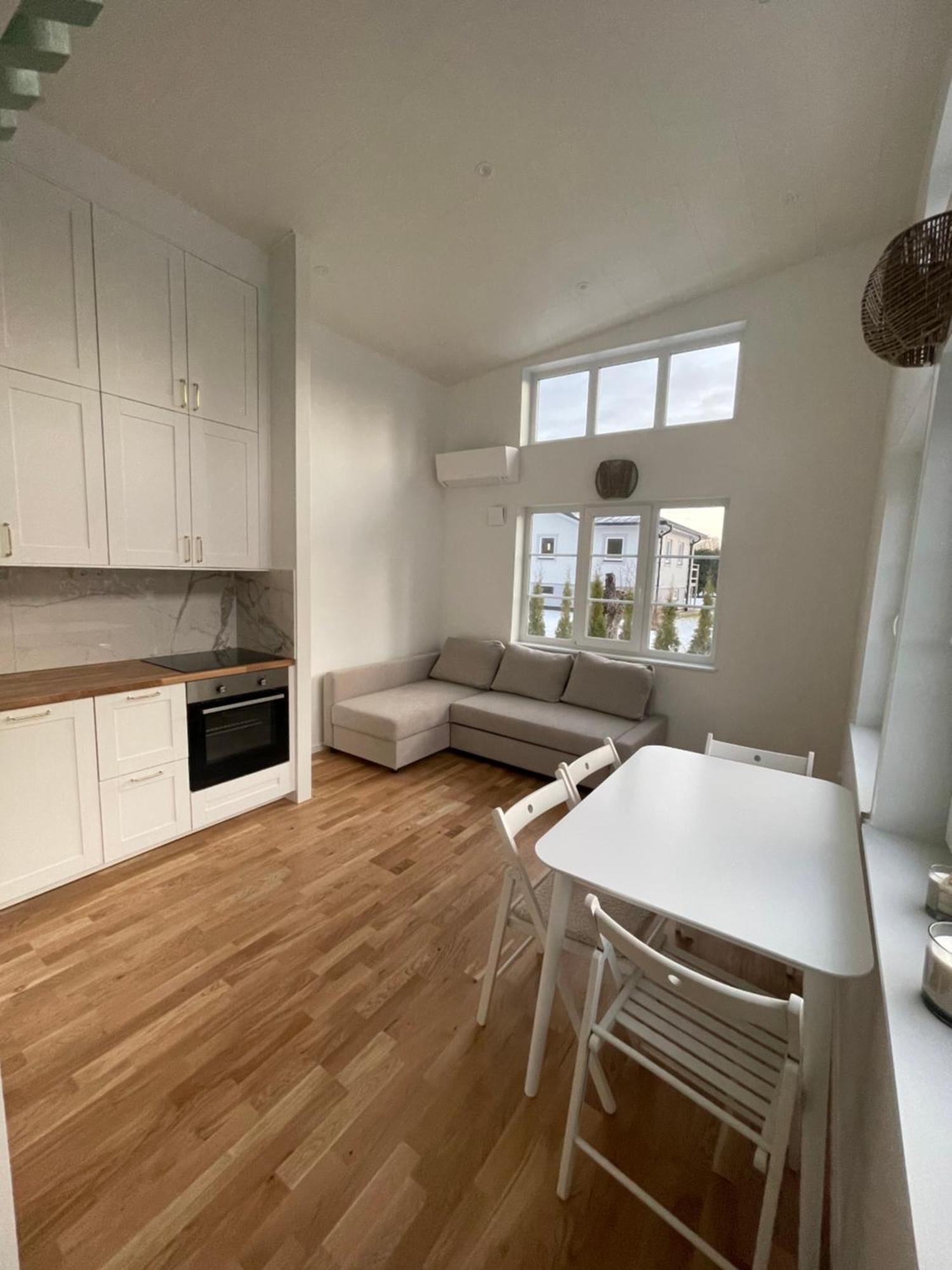 Вилла Ett Nytt Fraesch Hus Utanfoer Stockholm Naera Arlanda Rosersberg Экстерьер фото